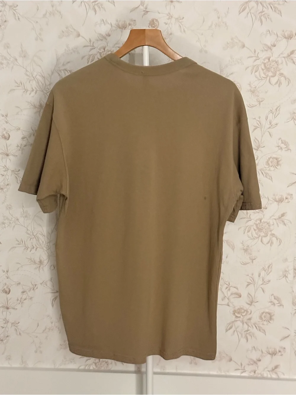 Nike Short Sleeve Pocket Tee in Beige/Tan